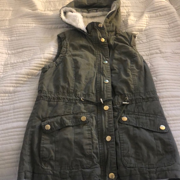 Green cargo vest - Picture 1 of 5